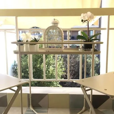 Tiny Deluxe In Kalamaria Апартаменты *